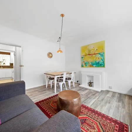 Baker Street Style Apartment
